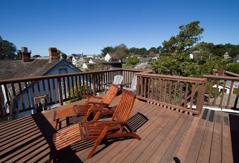 Общежитие Sweetwater Inn And Spa