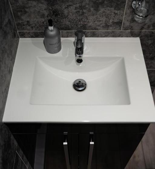 ユースホステル The Plough Itchen Abbas