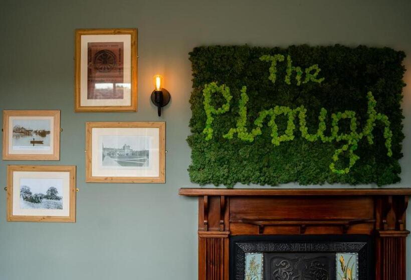 ユースホステル The Plough Itchen Abbas