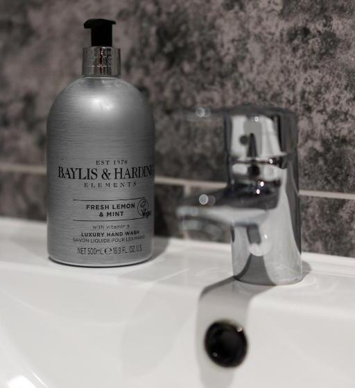 ユースホステル The Plough Itchen Abbas