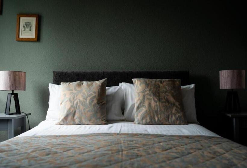 ユースホステル The Plough Itchen Abbas