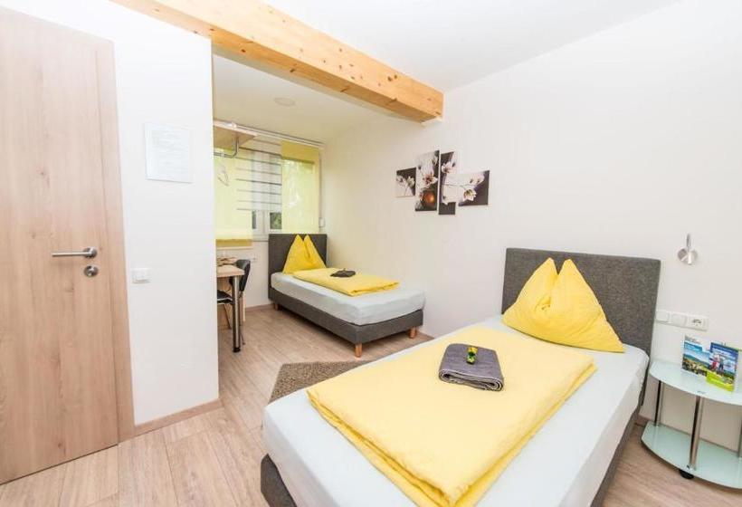 Bed and Breakfast Ferienwohnungen Und Zimmer Yassi