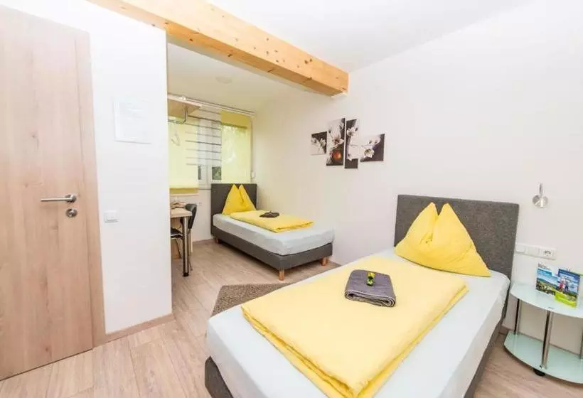 Aamiaismajoitus (B&B) Ferienwohnungen Und Zimmer Yassi