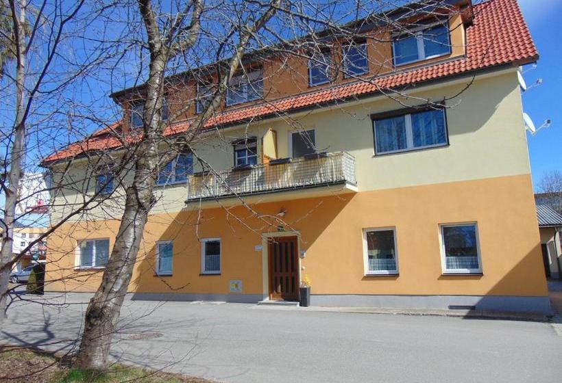 Bed and Breakfast Ferienwohnungen Und Zimmer Yassi