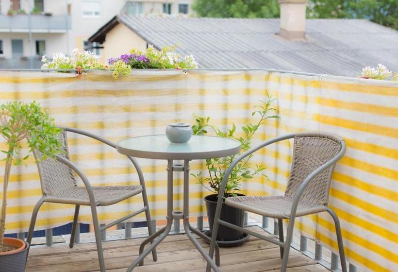 Bed and Breakfast Ferienwohnungen Und Zimmer Yassi