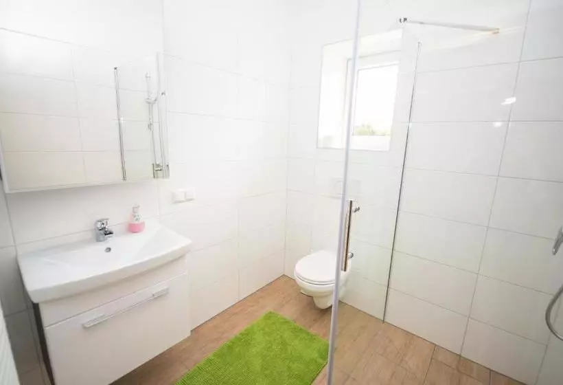 Aamiaismajoitus (B&B) Ferienwohnungen Und Zimmer Yassi