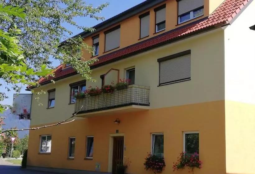 Aamiaismajoitus (B&B) Ferienwohnungen Und Zimmer Yassi