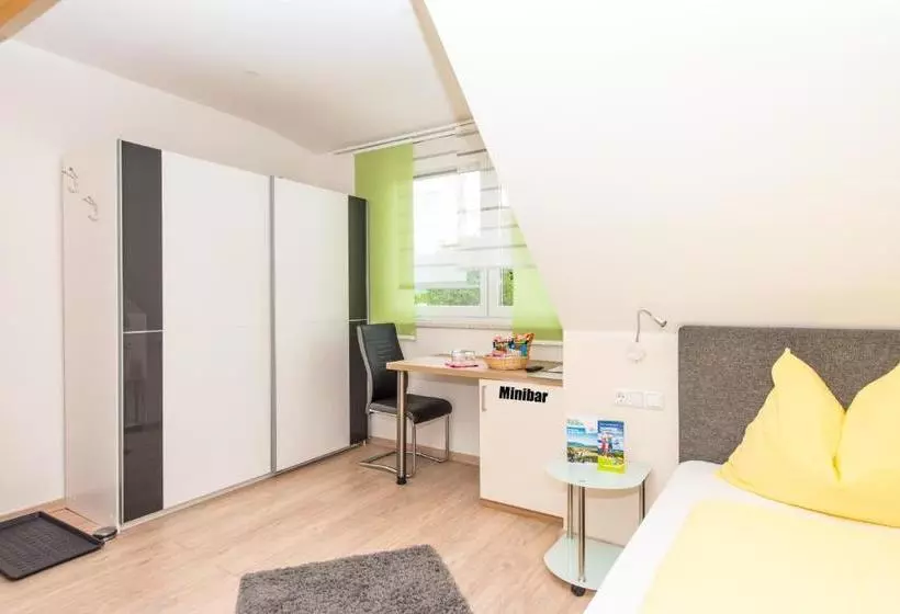 Aamiaismajoitus (B&B) Ferienwohnungen Und Zimmer Yassi