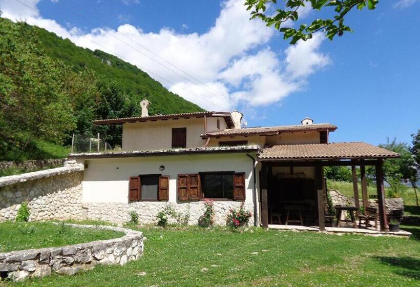 Hotelli Agriturismo Le Prata