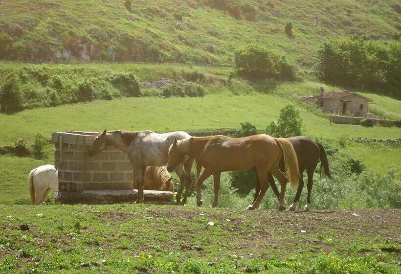 Hotelli Agriturismo Le Prata