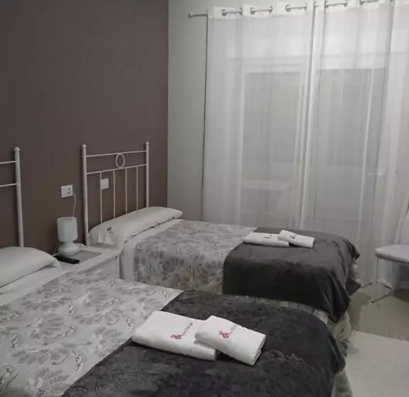 ペンション Navia