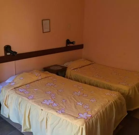 پانسیون Hostal Santa Catalina