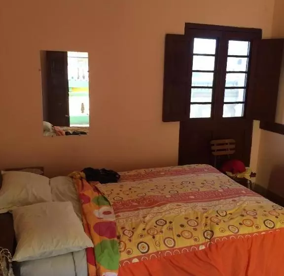 پانسیون Hostal Santa Catalina