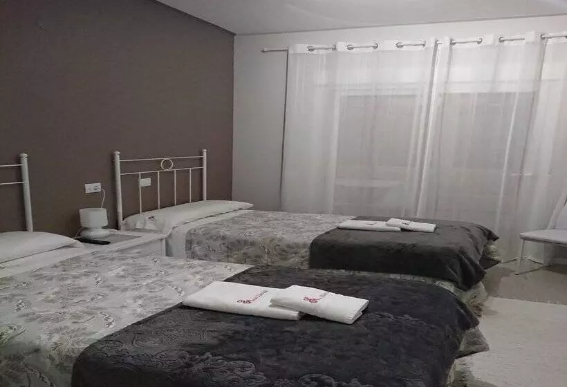 ペンション Navia