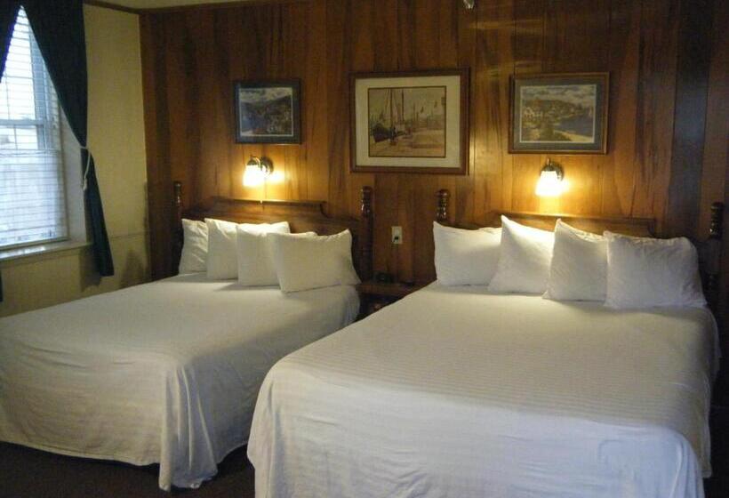 旅馆 Harbor Haus Inn & Suites