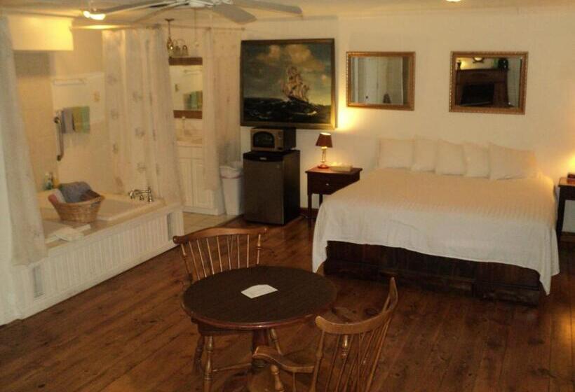 旅馆 Harbor Haus Inn & Suites