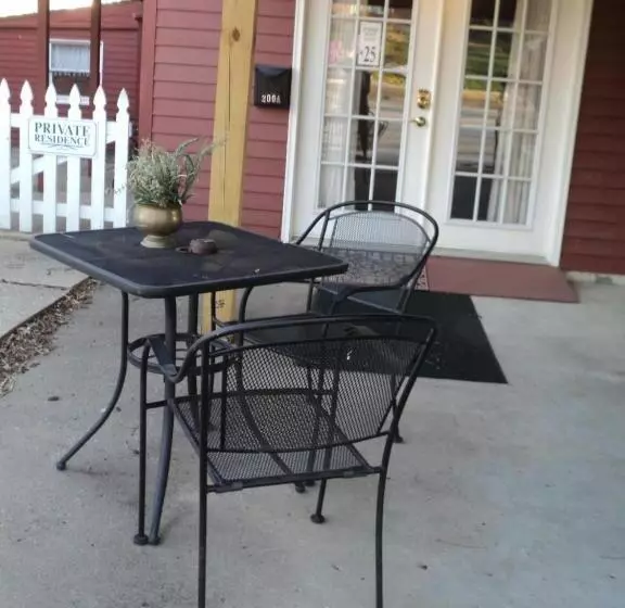 ユースホステル Harbor Haus Inn & Suites