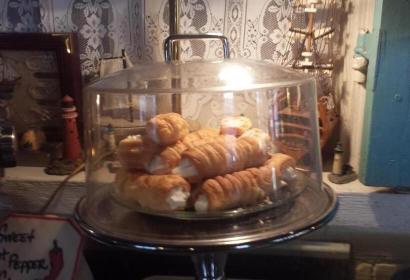 旅馆 Harbor Haus Inn & Suites