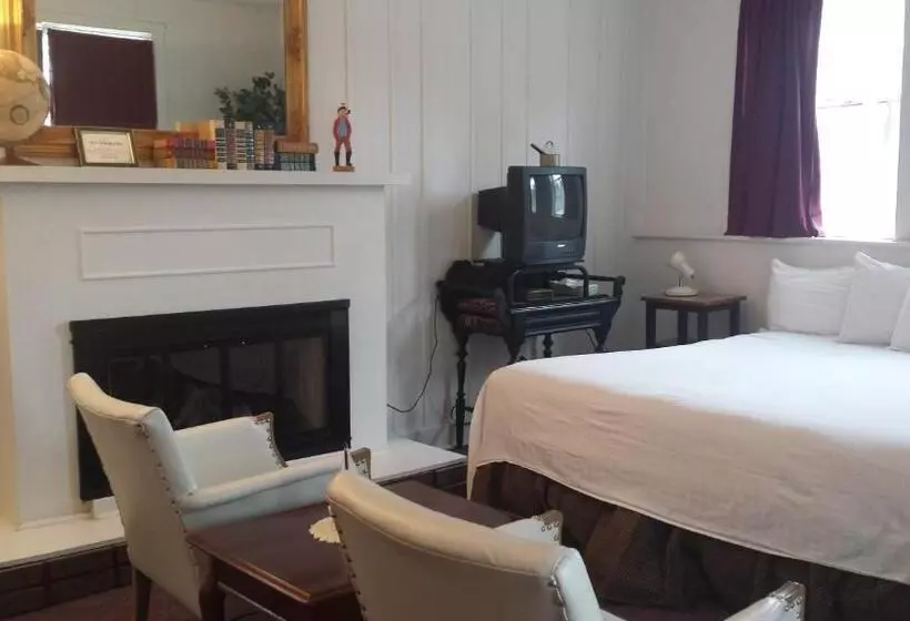 ユースホステル Harbor Haus Inn & Suites