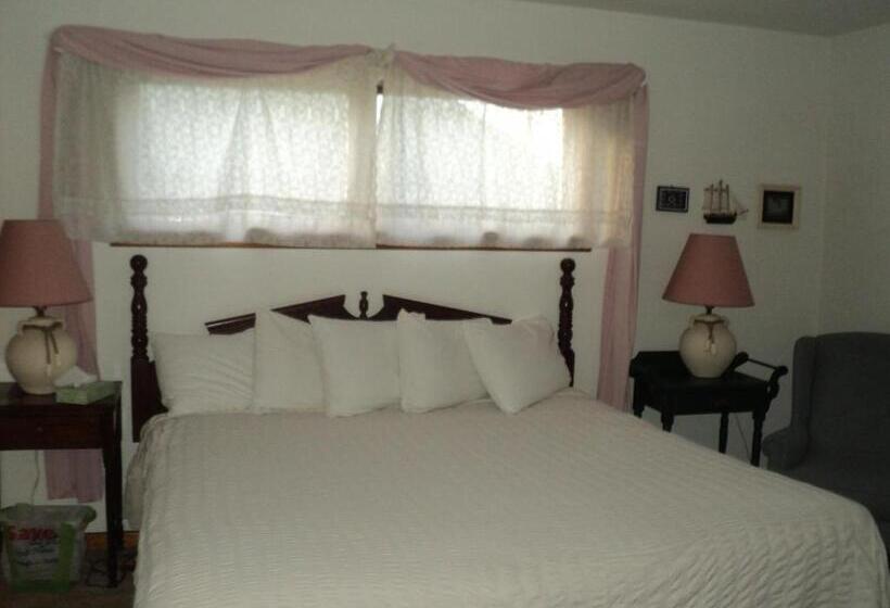 旅馆 Harbor Haus Inn & Suites