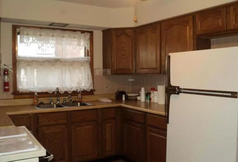 ユースホステル Harbor Haus Inn & Suites