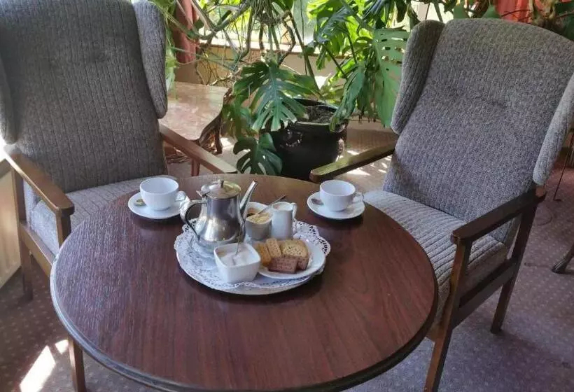 ペンション Coolcower House