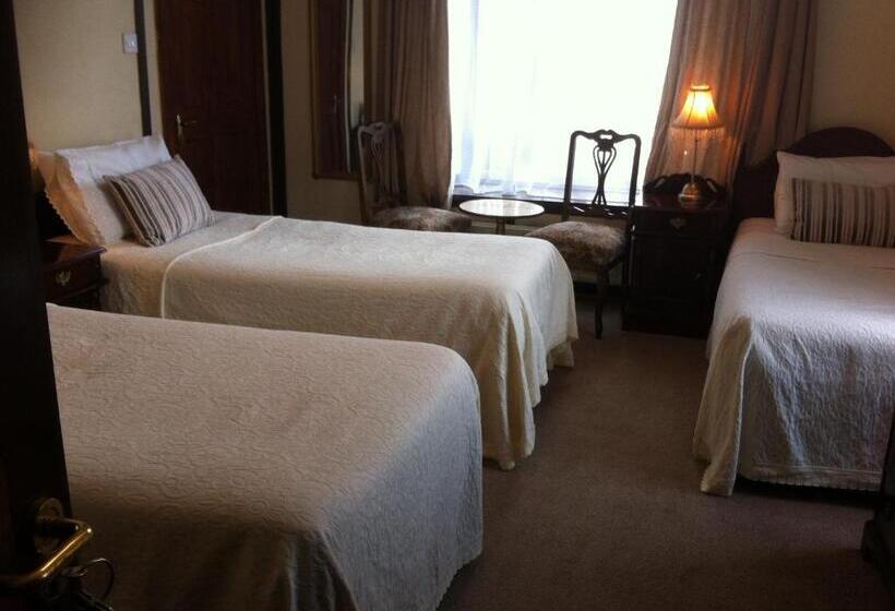 بنسيون Coolcower House