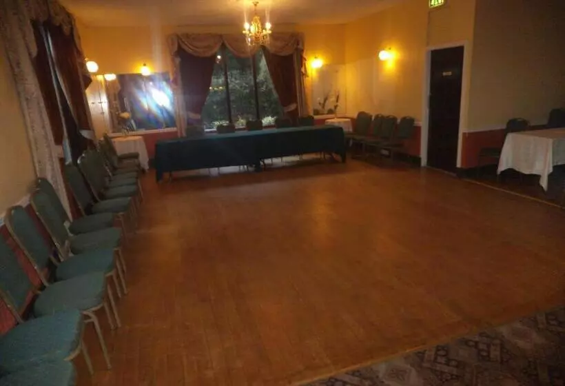 ペンション Coolcower House