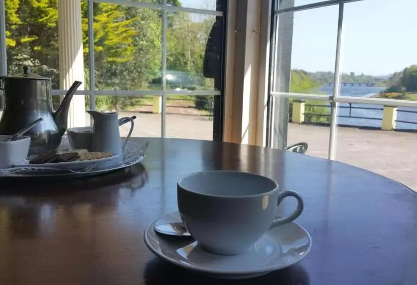 ペンション Coolcower House