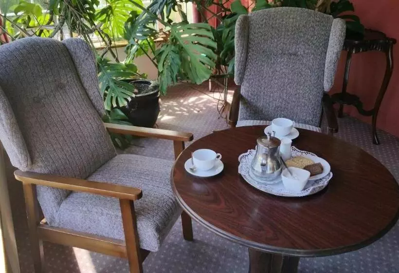 ペンション Coolcower House