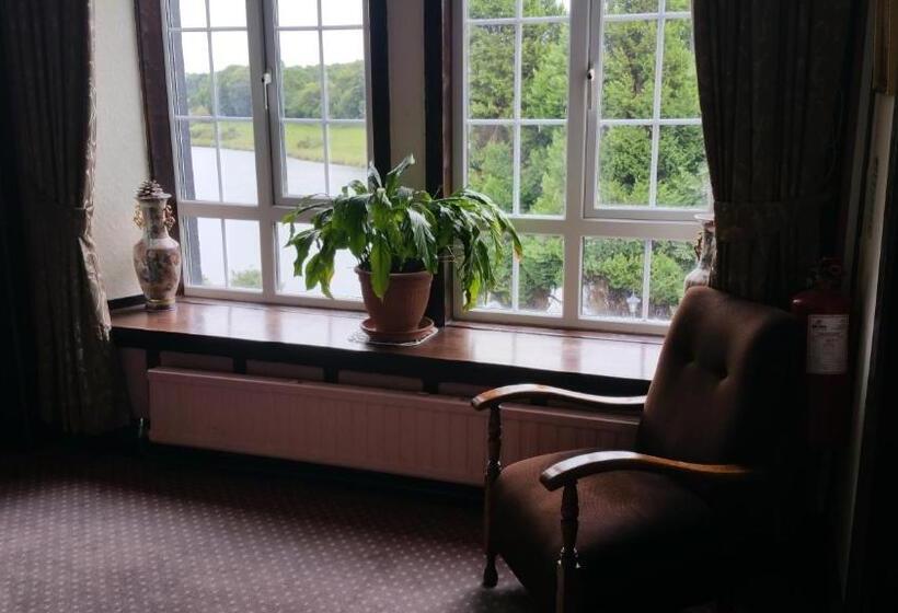 بنسيون Coolcower House