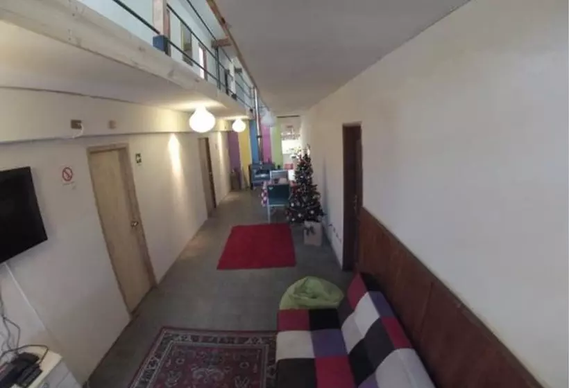 ペンション Pucontours Hostal Hostel