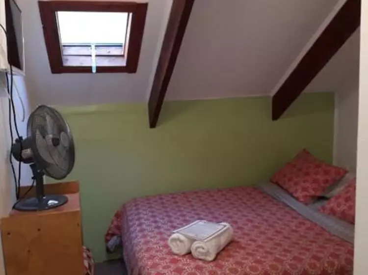 ペンション Pucontours Hostal Hostel