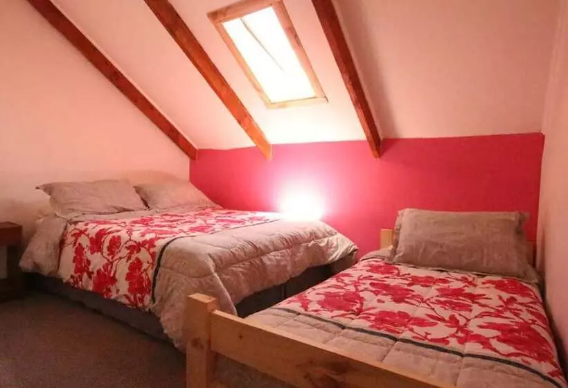 ペンション Pucontours Hostal Hostel