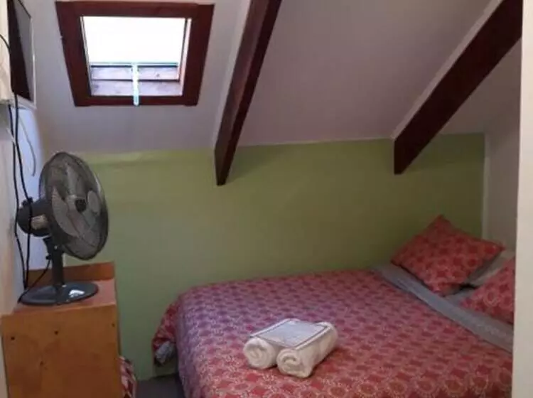 ペンション Pucontours Hostal Hostel