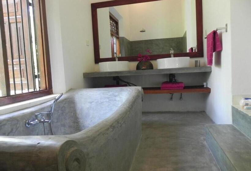 פנסיון Villa Karamoja