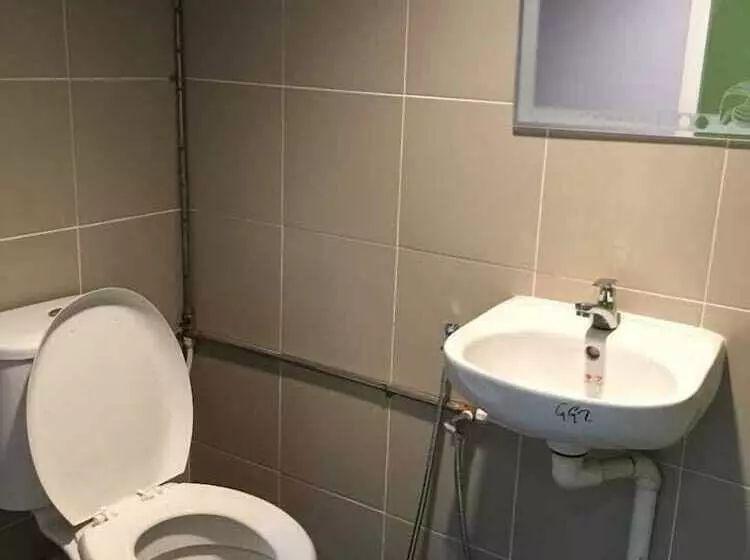 Retkeilymaja Miri Budget Inn