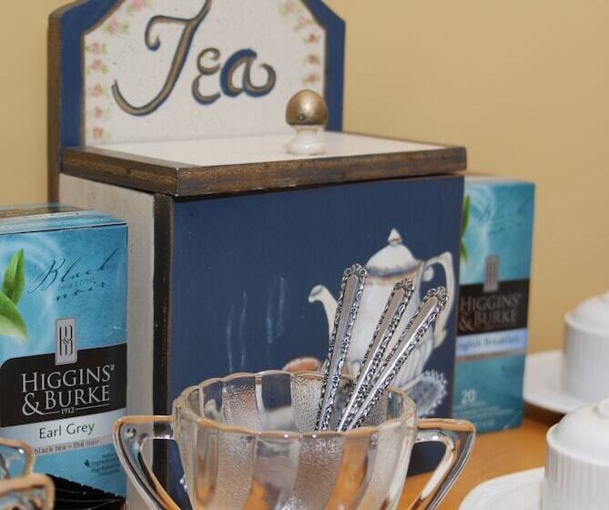 هاستل Shining Waters Country Inn