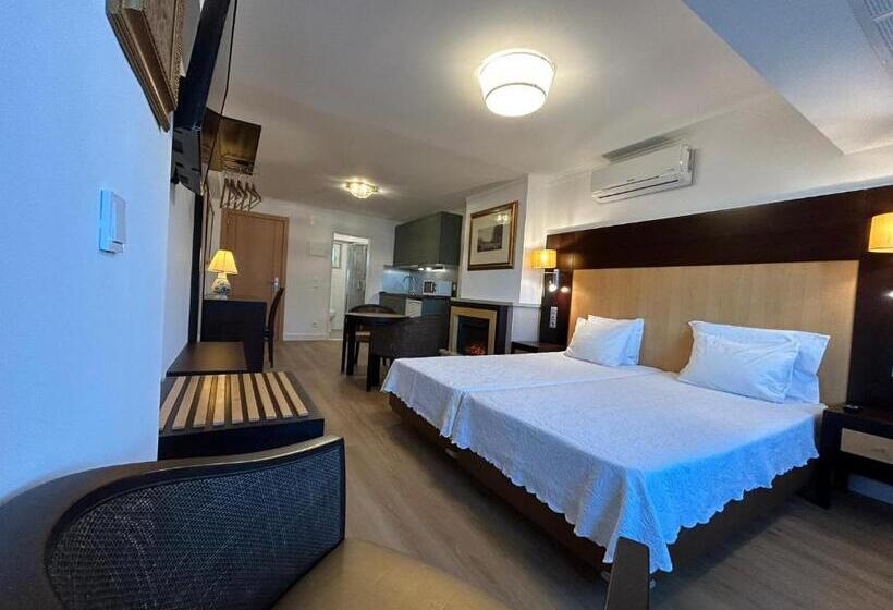 Пансион Discovery Apartment Carnaxide