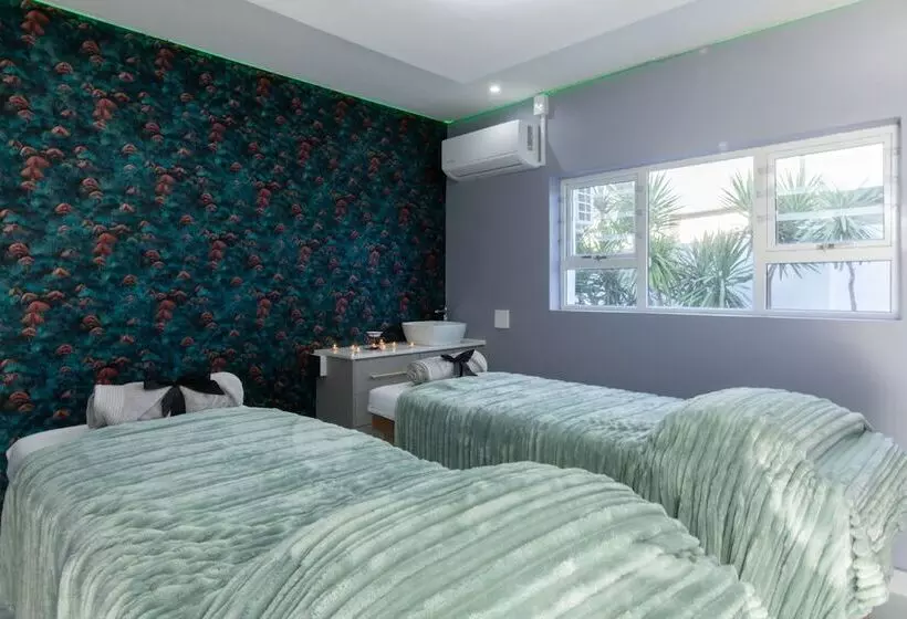 پانسیون Dolphin Bay Boutique Hotel And Spa