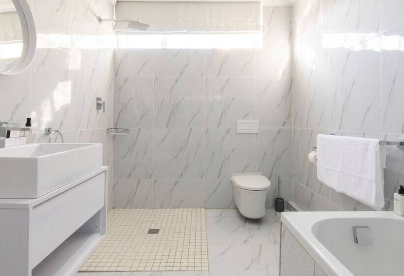 פנסיון Dolphin Bay Boutique Hotel And Spa