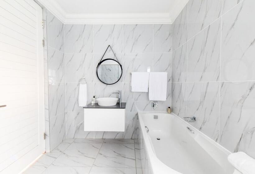 פנסיון Dolphin Bay Boutique Hotel And Spa