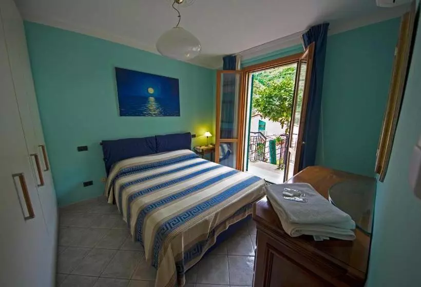 ペンション In Tracastello   Air Cond   Parking Not Included