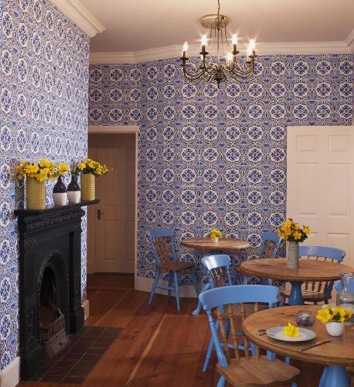 بنسيون The Townhouse Strand