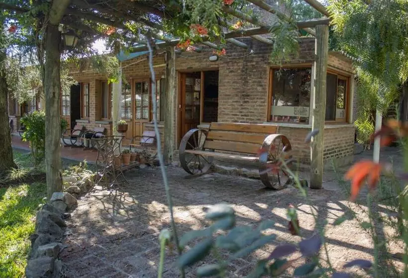 Retkeilymaja Hostal Canela