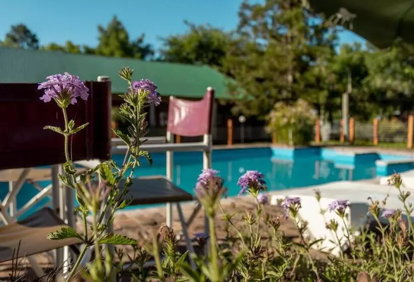 Retkeilymaja Hostal Canela