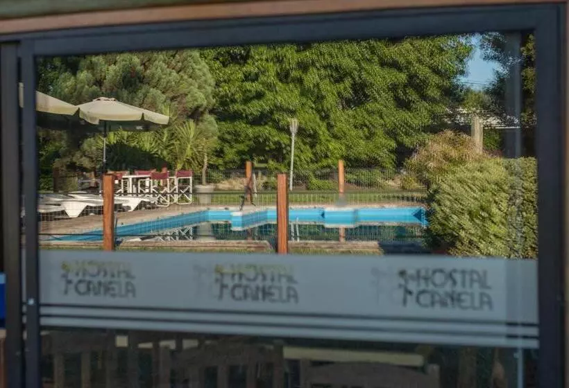 Retkeilymaja Hostal Canela