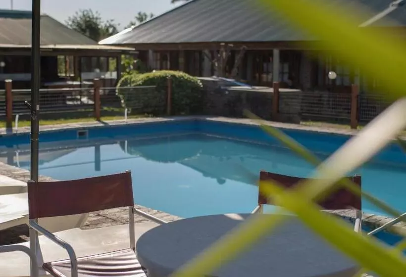 Retkeilymaja Hostal Canela