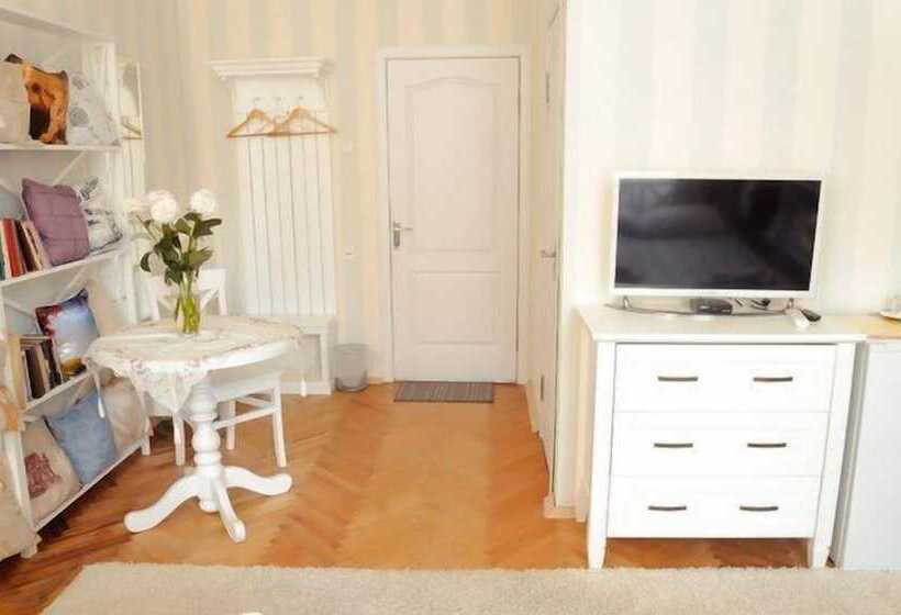 هاستل Polska Poduszka