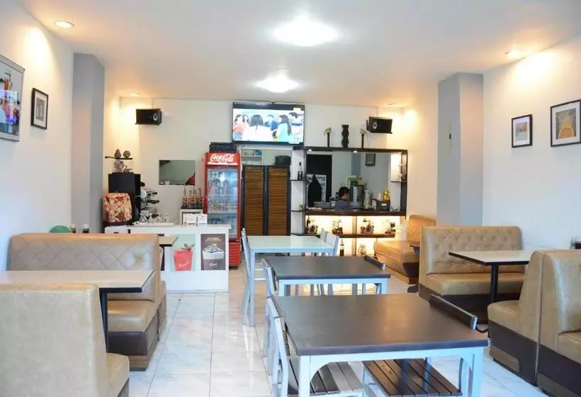 هاستل Siayan Travellers Inn